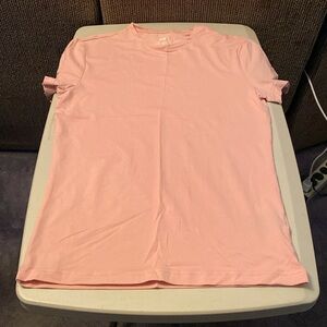 H&M short sleeve t-shirt. Size: M. Color: Light Pink/Cream